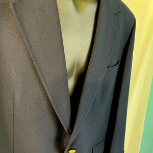 Men’s Navy Blue 2-Button Blazer. Vented back. Size 42R